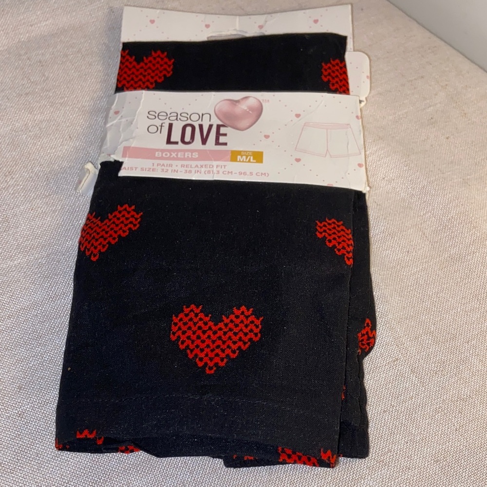 Valentine’s Day mens M to L boxers Black and Red Heart Boxers waist 32 38 in